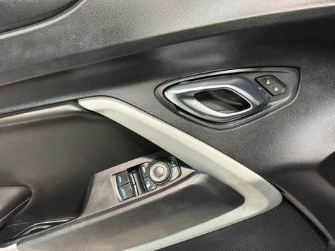 Used 2020 Chevrolet Camaro LT RWD image 11