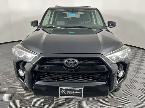 Used 2017 Toyota 4Runner SR5 AWD/4WD image 7