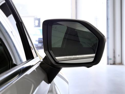 Used 2024 Hyundai Palisade Limited AWD/4WD image 37