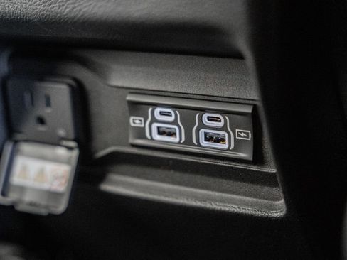 New 2025 Jeep Grand Cherokee Altitude image 30