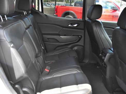 Used 2023 GMC Acadia SLT FWD image 49