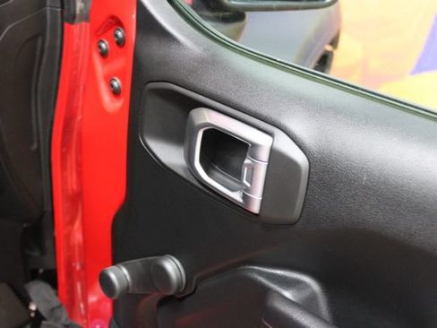 Used 2020 Jeep Wrangler Sport AWD/4WD image 9