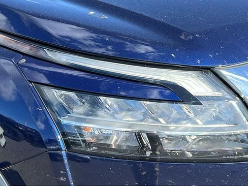 Used 2022 Nissan Pathfinder SL w/ SL Premium Package FWD image 4