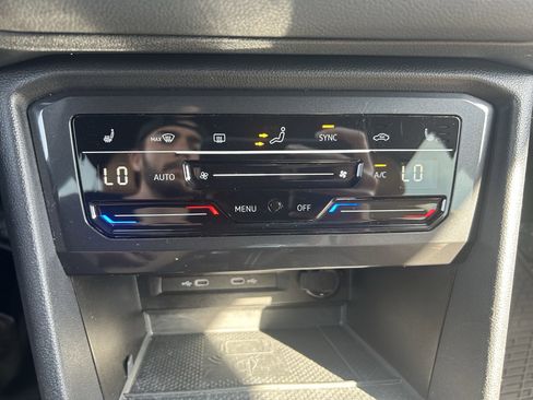 Certified 2023 Volkswagen Tiguan SE image 14