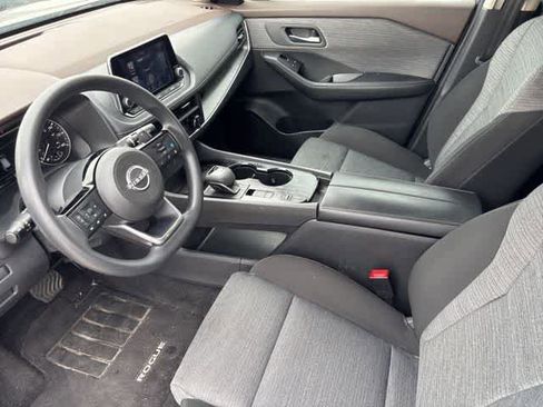 Used 2023 Nissan Rogue SV FWD image 9