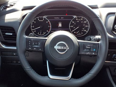 Used 2024 Nissan Rogue SV w/ SV Premium Package FWD image 20