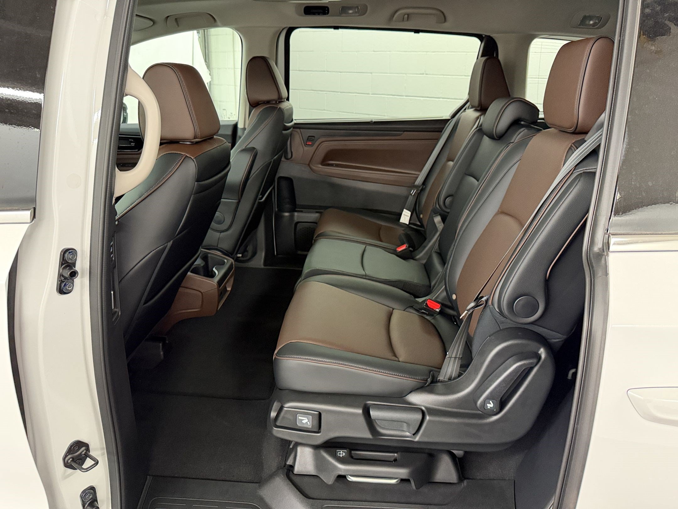 New 2027 Honda Odyssey Elite image 24