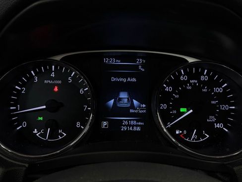 Used 2016 Nissan Rogue SV w/ SV Premium Package image 18