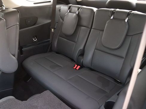 Used 2025 Ford Explorer Active w/ Active Comfort Package RWD image 14