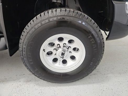 Used 2004 GMC Sierra 2500 SLT w/ Heavy-Duty Power Package image 8