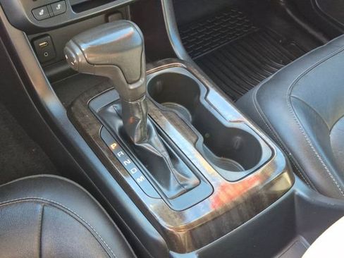 Used 2016 GMC Canyon SLT w/ Driver Alert Package image 11