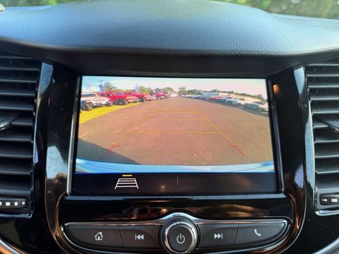 Used 2022 Chevrolet Trax LT w/ Driver Confidence Package AWD/4WD image 19