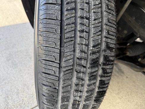 Used 2019 Chevrolet Trax LT w/ LT Convenience Package image 14