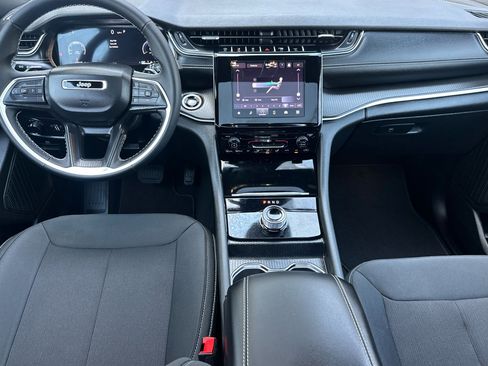 New 2025 Jeep Grand Cherokee Laredo X image 13