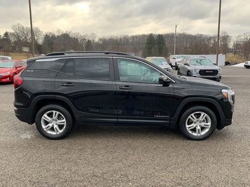 Certified 2022 GMC Terrain SLE w/ Driver Convenience Package image 10