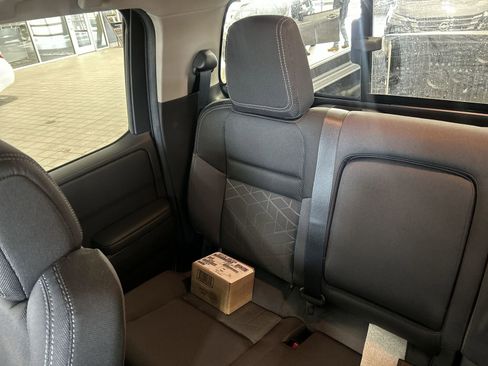 New 2026 Nissan Frontier SV w/ SV Convenience Package image 5