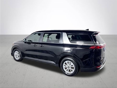 Used 2024 Kia Carnival LX image 8