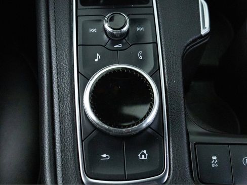 Used 2022 Cadillac XT4 Premium Luxury w/ Safety Alert Package AWD/4WD image 21