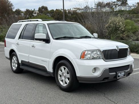 Used 2004 Lincoln Navigator Luxury image 9