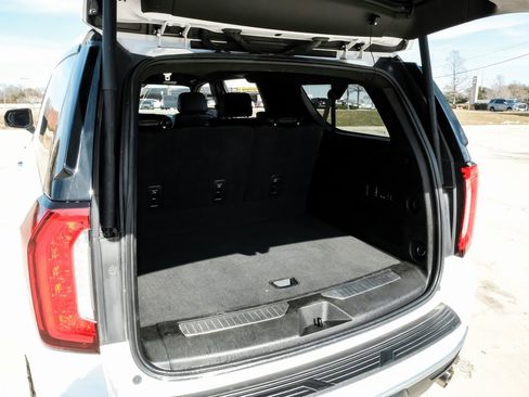 Used 2021 GMC Yukon XL Denali image 65