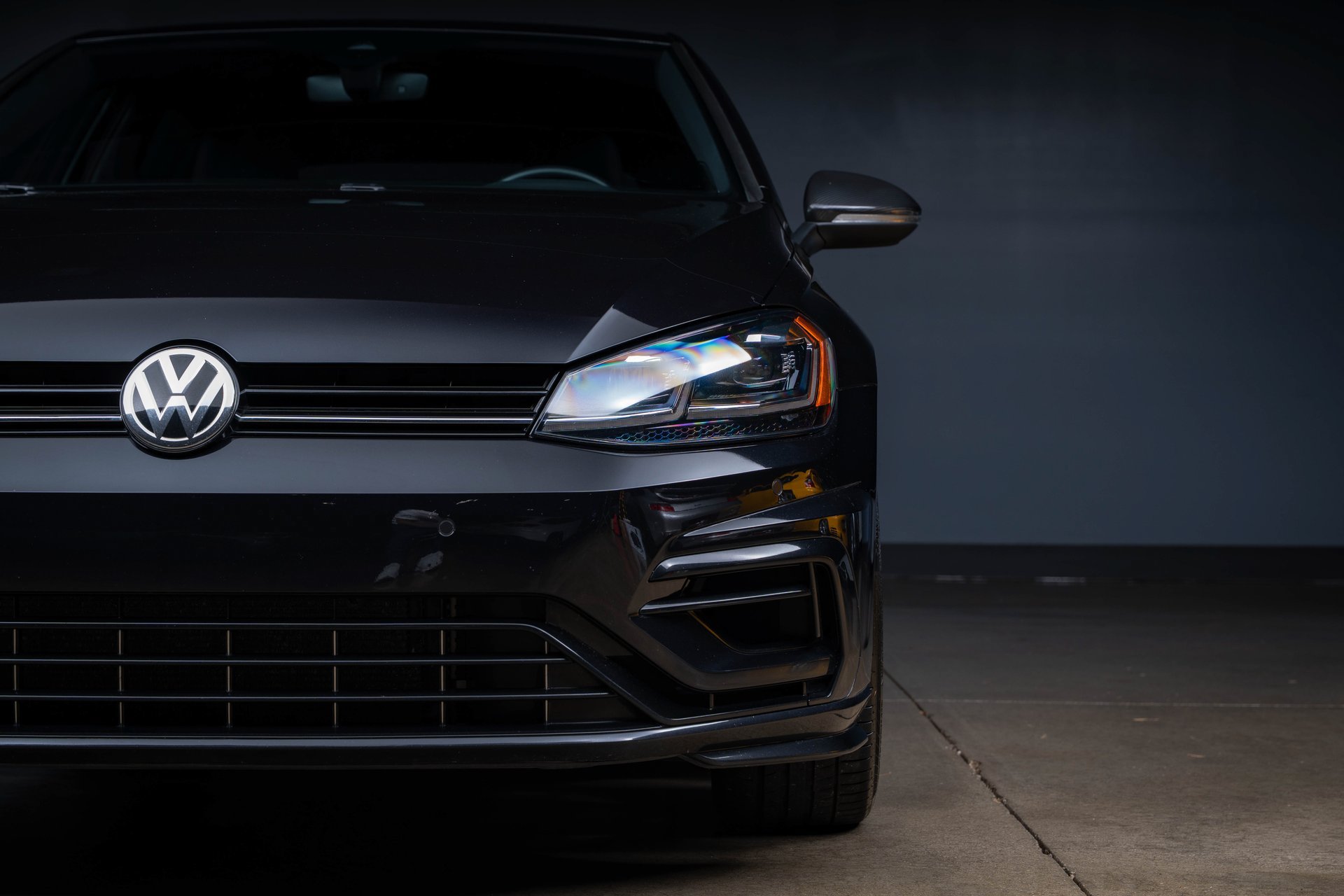 Used 2019 Volkswagen Golf R 4-Door AWD/4WD image 7