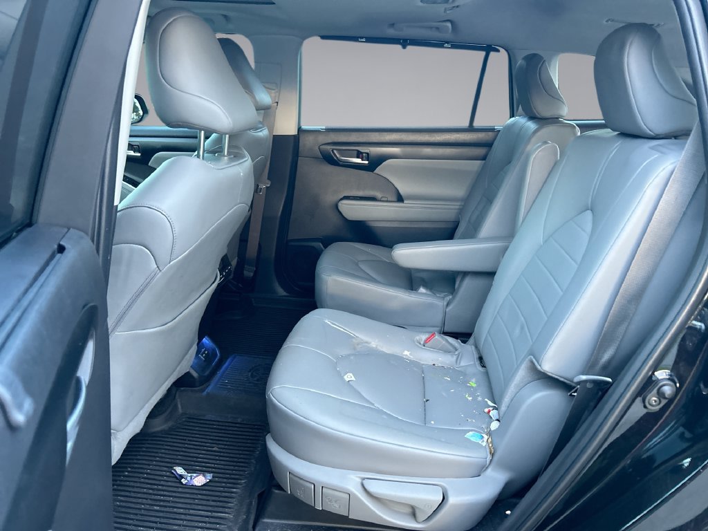 Certified 2025 Toyota Highlander XLE FWD image 31