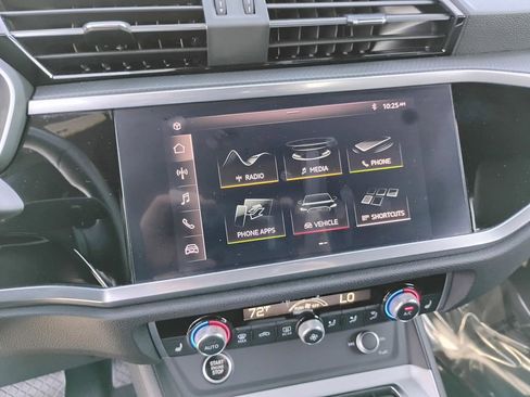 Used 2021 Audi Q3 2.0T Premium image 24