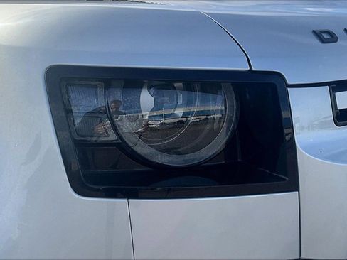 Used 2023 Land Rover Defender 110 S image 29