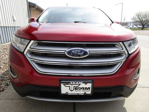 Used 2016 Ford Edge Titanium w/ Technology Package AWD/4WD image 2