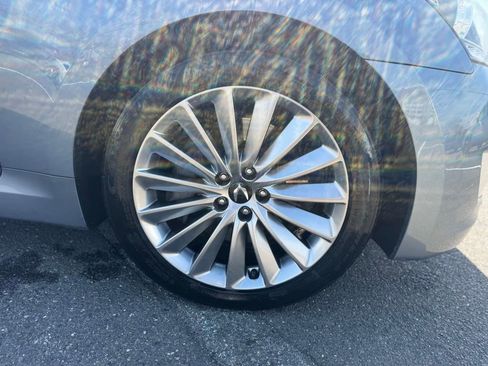 Used 2014 Hyundai Equus Signature RWD image 18