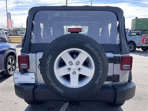 Used 2018 Jeep Wrangler Sport image 30