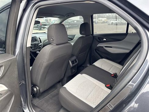 Used 2022 Chevrolet Equinox LS image 25