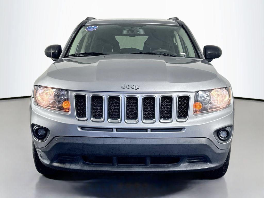 Used 2017 Jeep Compass Sport w/ Power Value Group FWD image 2