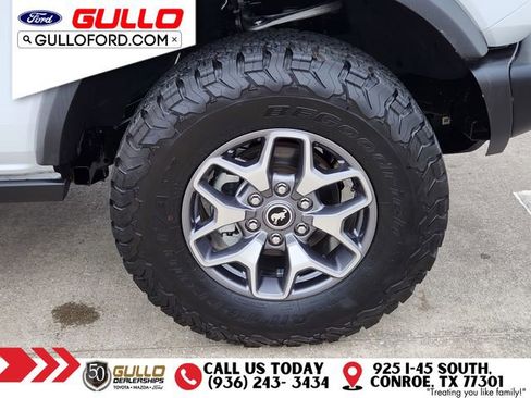 Used 2025 Ford Bronco Badlands image 9