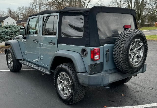 Used 2015 Jeep Wrangler Unlimited Rubicon w/ Connectivity Group AWD/4WD image 7