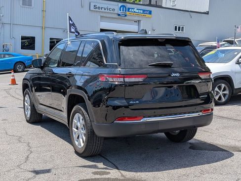 Used 2023 Jeep Grand Cherokee Limited w/ Luxury Tech Group II AWD/4WD image 10