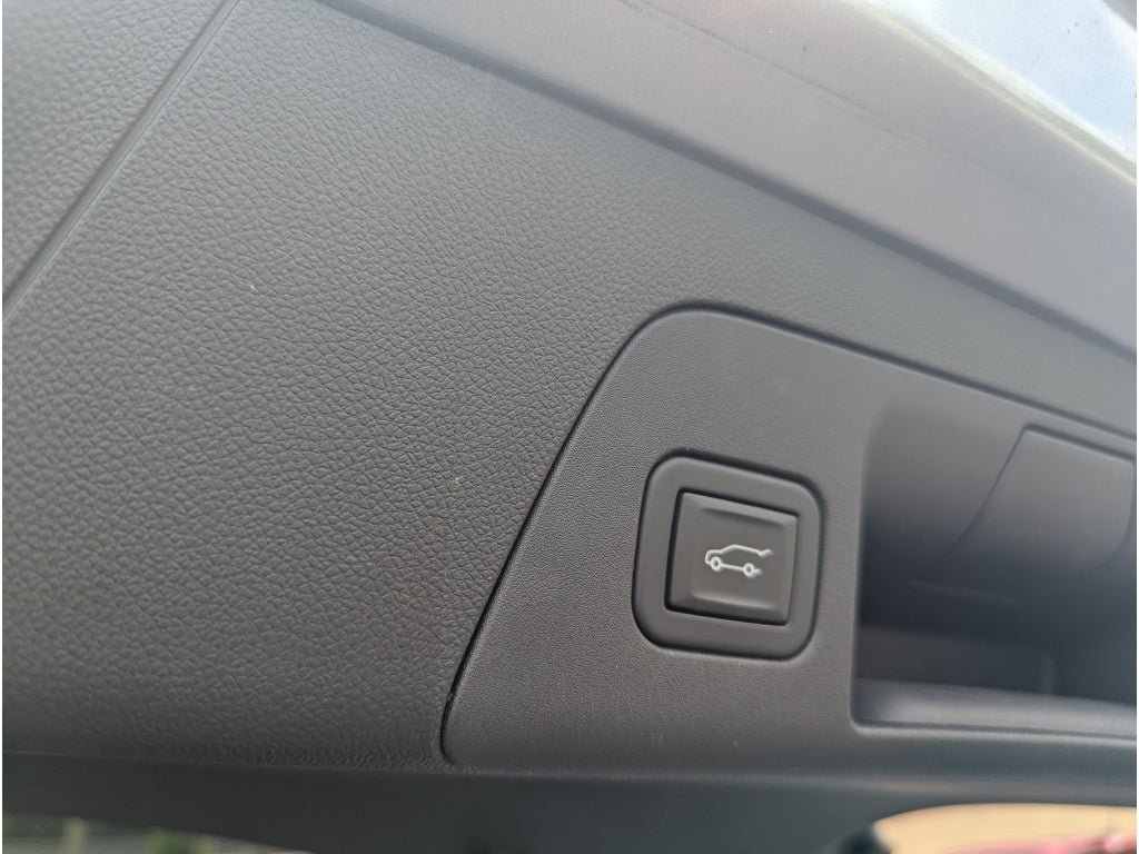 Used 2023 Buick Envision Avenir FWD image 12