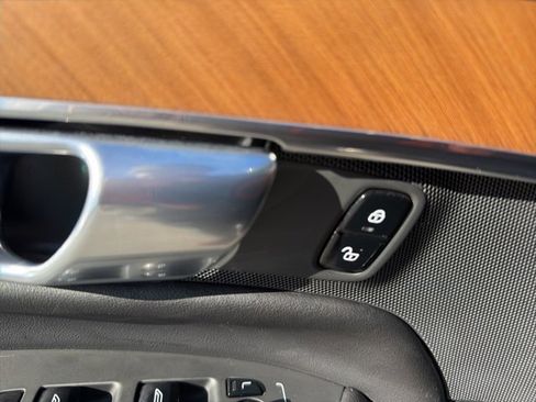 Used 2025 Volvo XC90 T8 Plus w/ Protection Package Premier image 31