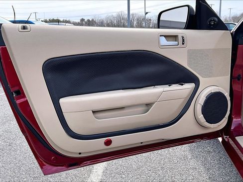 Used 2006 Ford Mustang GT Premium image 18