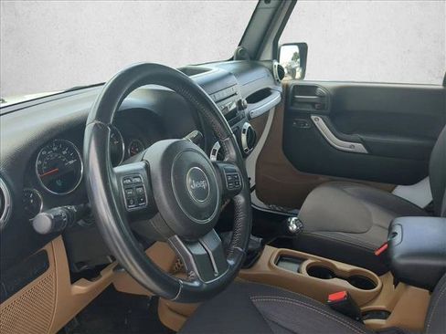 Used 2014 Jeep Wrangler Rubicon w/ Power Convenience Group AWD/4WD image 10