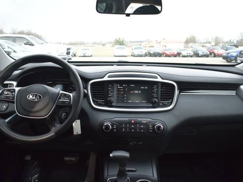 Used 2019 Kia Sorento L image 32