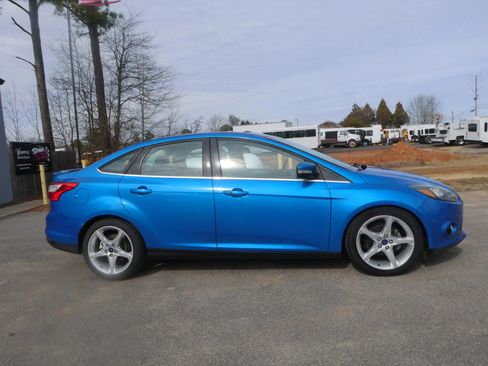 Used 2014 Ford Focus Titanium image 4