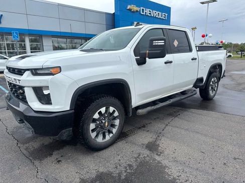Used 2021 Chevrolet Silverado 2500 Custom w/ Custom Value Package AWD/4WD image 1