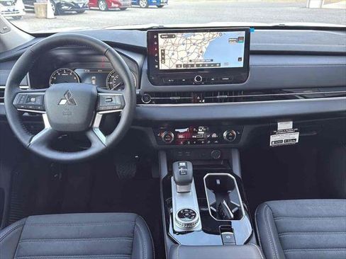 New 2026 Mitsubishi Outlander AWD image 31