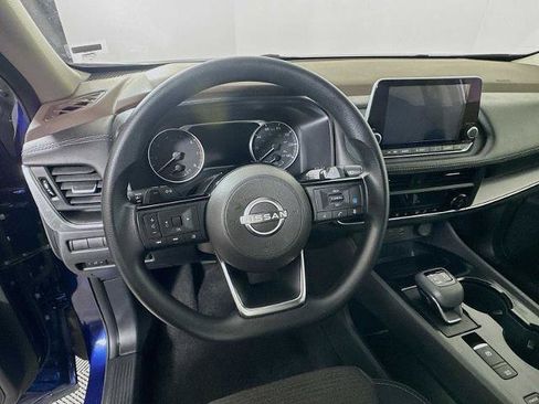 Certified 2023 Nissan Rogue SV FWD image 9
