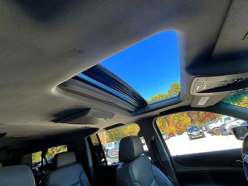 Used 2020 Chevrolet Suburban Premier image 26