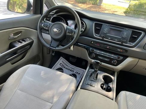 Used 2016 Kia Sedona L FWD image 26
