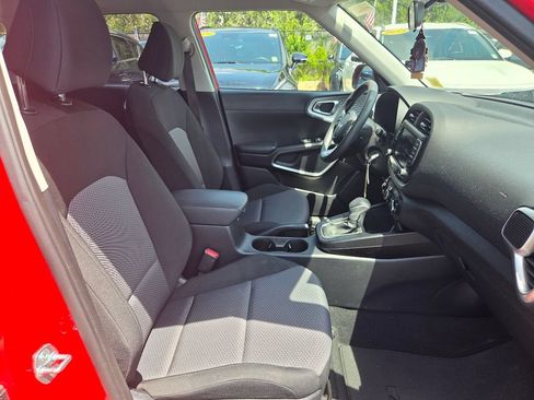 Used 2022 Kia Soul LX FWD image 26