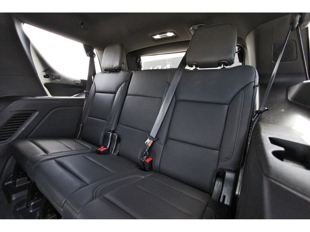 Used 2022 Chevrolet Tahoe LT w/ LT Signature Plus Package RWD image 31