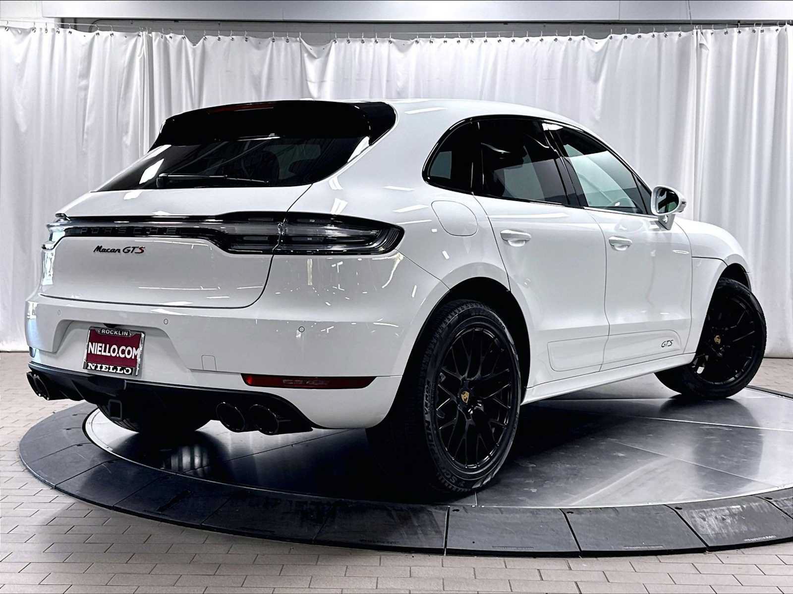 Used 2021 Porsche Macan GTS AWD/4WD image 10
